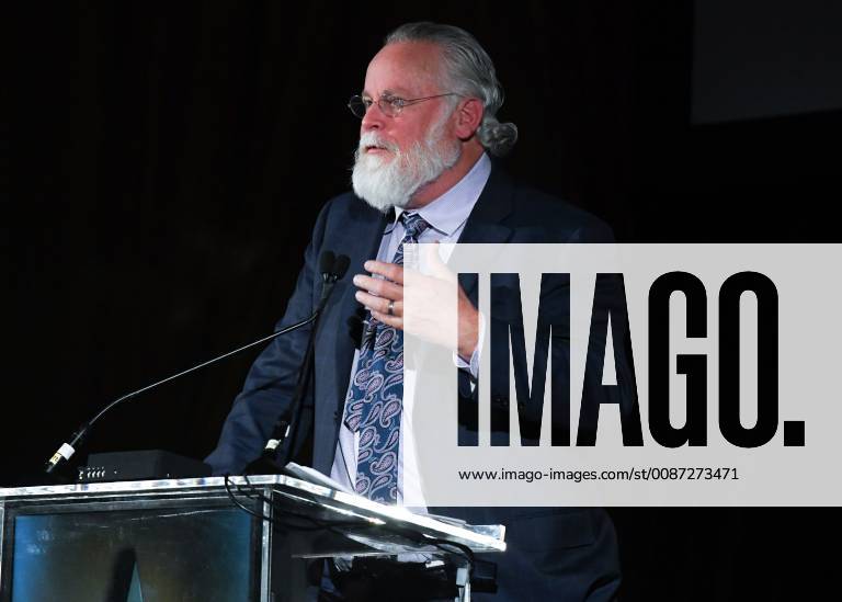 Los Angeles, California, USA - MICHAEL CONNELLY attneds the 11th Annual National Arts & Entertainment NAEJ Awards Honoring Carol Burnett at the Millennium Biltmore in Los Angeles. Los Angeles USA - ZUMAb173 20181202_zap_b173_055
