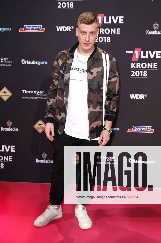 Felix Lobrecht at the 19th presentation of the 1Live Crown 2018 in the Jahrhunderthalle Bochum 06 12 2018 Foto:xC.xFuturexImage