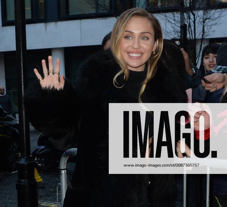 American singer Miley Cyrus Spotted In London. DECEMBER 7th 2018 LTNx184545