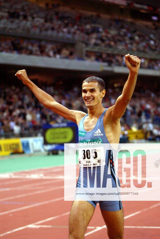 Mehdi Baala (Frankreich) - Siegesjubel Leichtathletik Herren IAAF Golden League 2003, Meeting, Leichtathletikmeeting, Leichtathletiksportfest, Einzelbild Saint Denis Paris Freude,