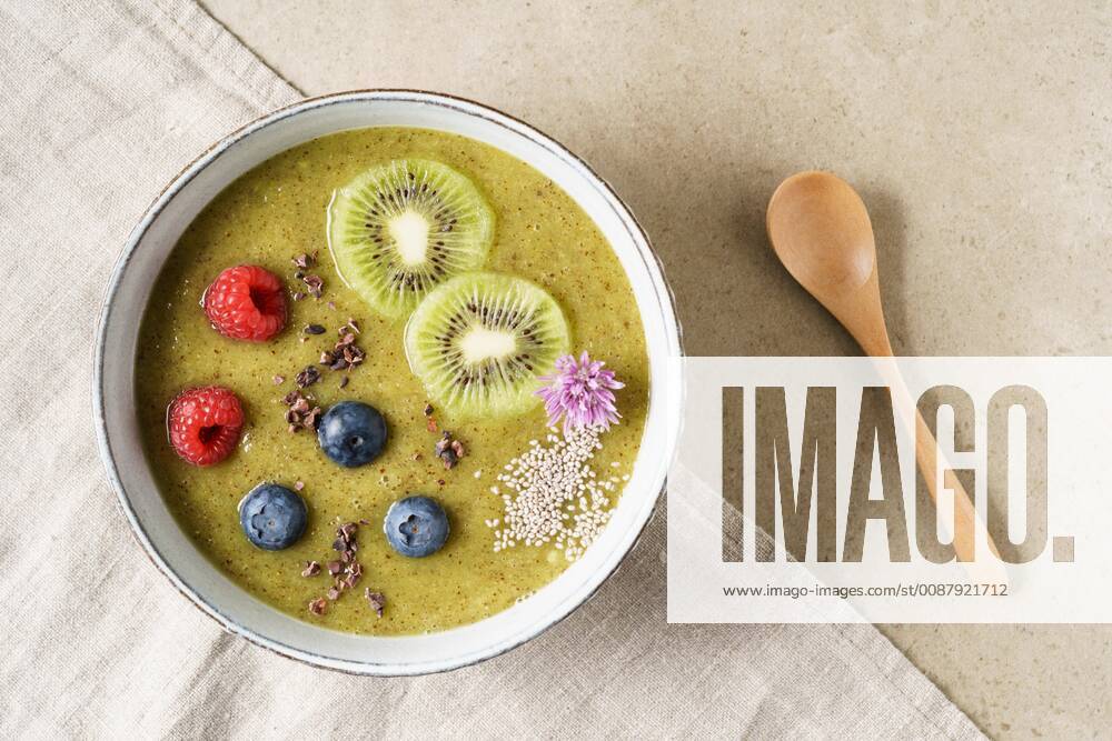 Food, Smoothie-Bowls Kiwi smoothie bowl