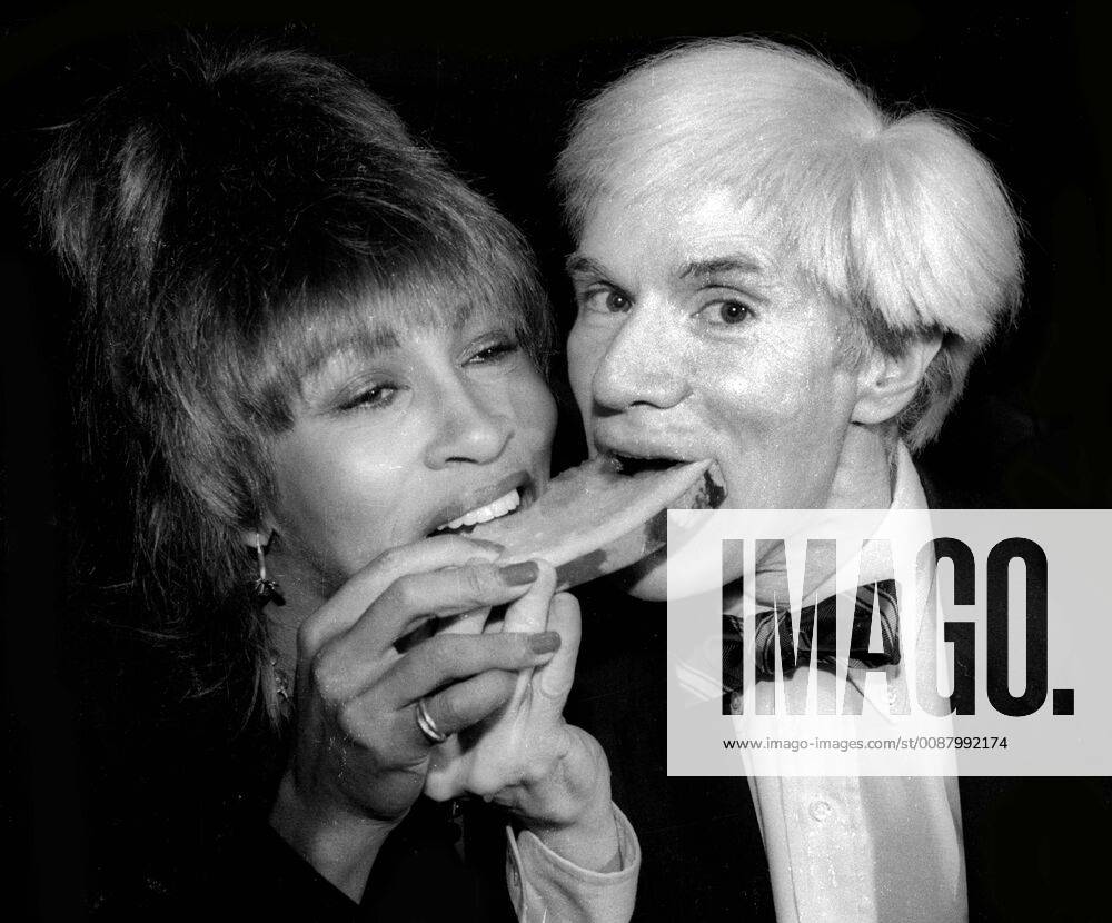 Celebrities New York. NY. USA. Tina Turner and Andy Warhol in 1980. LMK33-SLIB271218ASCU-001