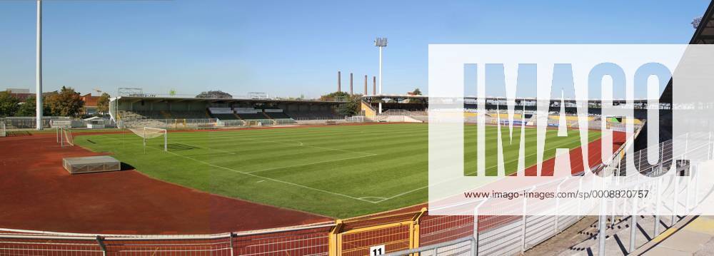 Das Alte VfL Wolfsburg Stadion am Elsterweg - gesehen am 15.10.2011. o0 Sportstätte
