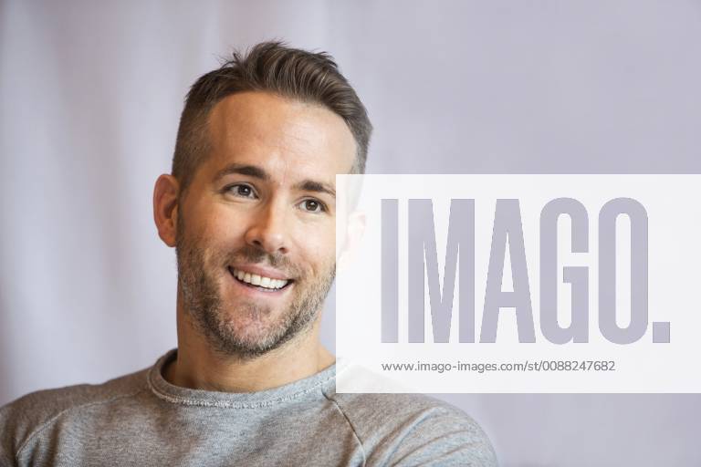 Hollywood, California, U.S. - RYAN REYNOLDS promotes Deadpool. Ryan Rodney Reynolds (born October 23, 1976) is a Canadian actor and producer. He portrayed Michael Bergen on the ABC sitcom Two Guys and a Girl (1998-2001), Billy Simpson in the YTV Canadian teen soap opera Hillside (1991), as well as Marvel Comics characters Hannibal King in Blade: Trinity (2004), Wade Wilson Weapon XI in X-Men Origins: Wolverine (2009), and the title character in Deadpool (2016) for which he received a Golden Globe Award nomination. Additionally, he portrayed the Hal Jordan version of the DC Comics superhero Green Lantern in the 2011 film of the same name. Reynolds has also starred in films such as National Lampoon s Van Wilder (2002), The Amityville Horror (2005), Definitely, Maybe (2008), The Proposal (2009), Buried (2010), Mississi - ZUMAg203 20160208_zap_g203_093