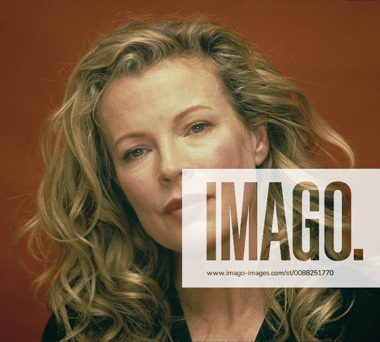Hollywood, California, U.S. - Kimila Ann Kim Basinger (pronounced ?be?s???r BAY-sing-?r, often mispronounced ?b¾s?nd??r bass-in-j?r; born December 8, 1953) is an American film actress and former fashion model Hollywood U.S. - ZUMAg203 20160615_bap_g203_002