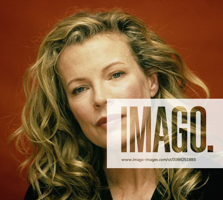 Hollywood, California, U.S. - Kimila Ann Kim Basinger (pronounced ?be?s???r BAY-sing-?r, often mispronounced ?b¾s?nd??r bass-in-j?r; born December 8, 1953) is an American film actress and former fashion model Hollywood U.S. - ZUMAg203 20160616_bap_g203_049