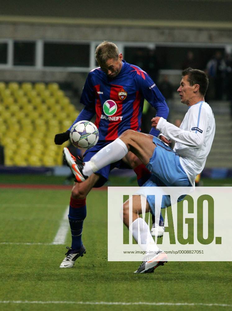Moscow. 18 oct. 2011. CHAMPIONS LEAGUE 2011-2012. CSKA Moscow - TRABZONSPOR: 24. BEREZUTSKII Vasili (CSKA) vs 5.Marek Cech (Trabzonspor AS).