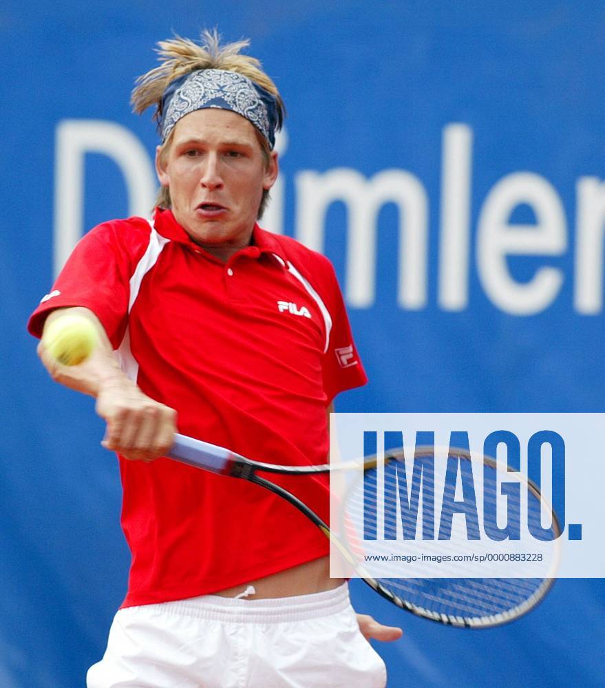 Maximilian Abel (Deutschland) - Rückhand Tennis Herren Mercedes-Cup 2003, ATP-Tour, Weißenhof Einzelbild Stuttgart-Weissenhof Dynamik,