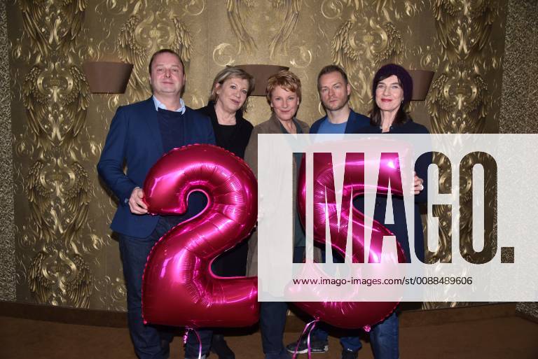 The ZDF editor Wolfgang Feindt l r Producer Micha Terjung The actors Mariele Millowitsch and Hinnerk Schönemann and producer Iris Wolfinger pose on 15 01 2019 in Cologne at a photo shoot for the 25th film of the ZDF crime series Marie Brand