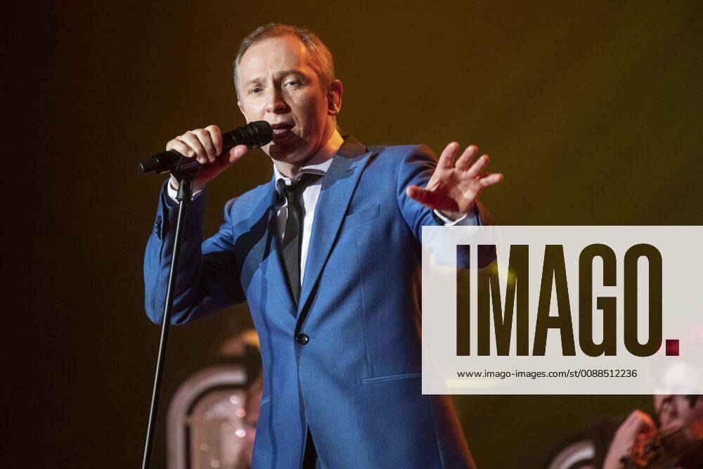 Helmut Lotti in the Jahrhunderthalle Frankfurt The Belgian singer Helmut Lotti and The Golden Symphonic Orchestra played in concert in the Jahrhunderthalle Frankfurt on 16 01 2019 The 49-year-old is considered the most successful singer of the Belgian region Flanders KONZHELMUTLOTTI