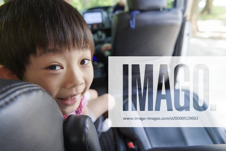 Japanese kid in the car (86973094)