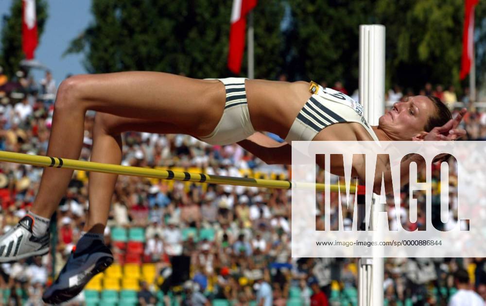 Hestrie Cloete (Südafrika) überquert die Latte Leichtathletik Damen ISTAF 2003, Meeting, Leichtathletikmeeting, Sportfest, Leichtathletiksportfest, Golden League, Vdig Einzelbild Berlin Dynamik, Höhe,