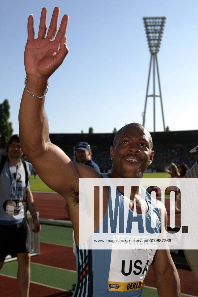Maurice Greene (USA) - Siegesjubel Leichtathletik Herren ISTAF 2003, Golden League, Meeting, Leichtathletikmeeting, Einzelbild Berlin Freude,