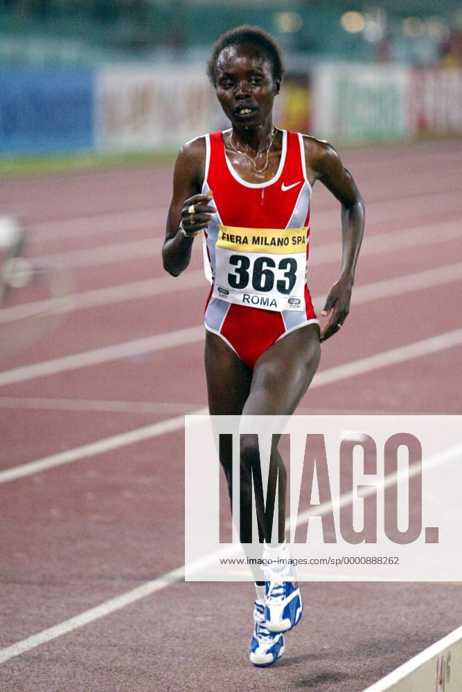 Tegla Loroupe (Kenia) Leichtathletik Damen Golden League 2003, Gala, Meeting, Leichtathletikmeeting, Sportfest, Leichtathletiksportfest, Einzelbild Rom