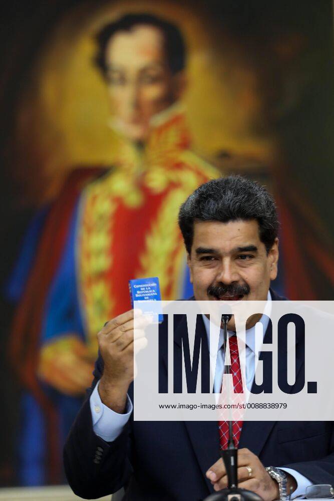 The Venezuelan head of state, Nicolas Maduro, speaks during a press conference from Miraflores Palace, in Caracas, Venezuela, 25 January 2019. Maduro said that the international media that have covered the crisis in the country have invisibilized the Chvista force that has supported him in what he considers a coup d état led by the president of Parliament, Juan Guaido -who has attributed the interim Presidency of the country - and who he said is an agent of the yankees . Press conference of Nicolas Maduro in Caracas !ACHTUNG: NUR REDAKTIONELLE NUTZUNG!