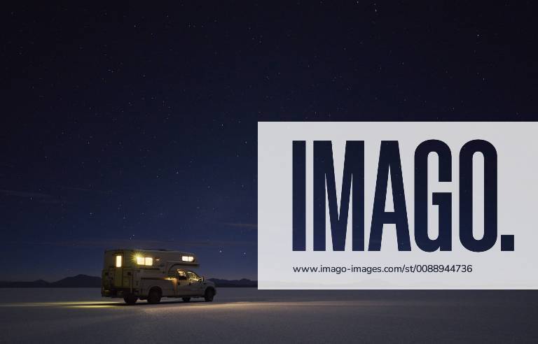 Bolivia, Salar de Uyuni, camper on salt lake under starry sky property released SSCF00070