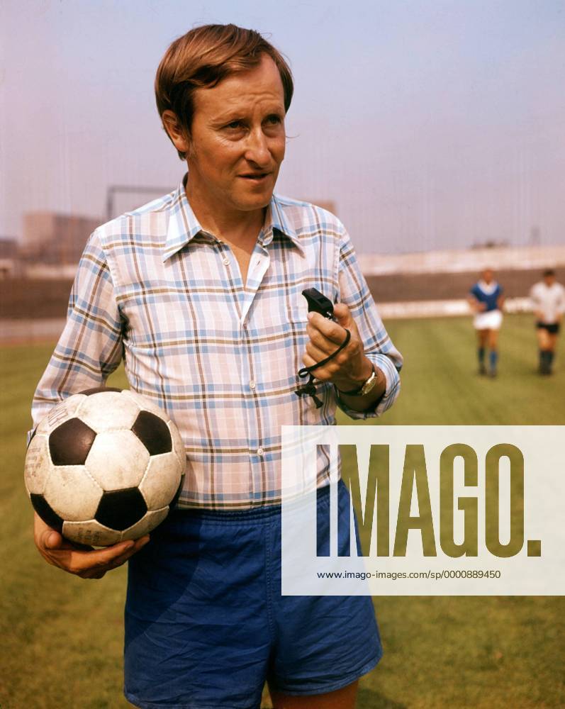 Trainer Rudolf Rudi Gutendorf (1860) Fußball 2. BL Herren DEUTSCHSPRACHIGE SPORTZEITSCHRIFTEN UND -ZEITUNGEN NUR NACH RÜCKSPRACHE, Saison 1974 1975 Einzelbild München