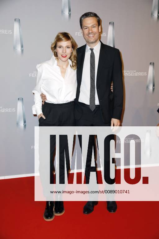 Franziska Weisz with husband Felix Herzogenrath at the presentation of the German Television Award 2019 at the Düsseldorf Rheinterrasse Düsseldorf 31 01 2019 Foto:xS.xGabschx xFuturexImage