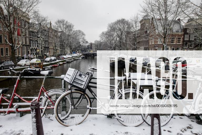 Netherland, Amsterdam, 01-02-2019- Snowfall in Amsterdam, a light pollination of snowy Amsterdam on the first day of February 2019. Credit: Michael Potts Hollandse Hoogte