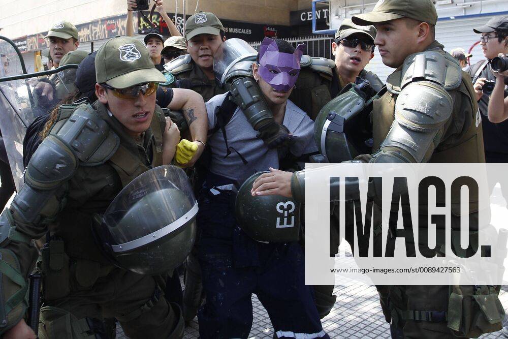 Santiago February 17, 2019 Incidents during a new version of the March against animal abuse Dragomir Yankovic Aton Chile Santiago Chile Aton 283455