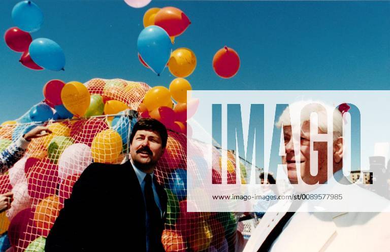 Davenport, Iowa, U.S. - With a backdrop of ballons ready to be released Iowa Gov. Terry Branstad and John Connelly launched riverboat gambling. Monday, April 1, 1991. Davenport U.S. - ZUMAq30_ 20121020_zaf_q30_056