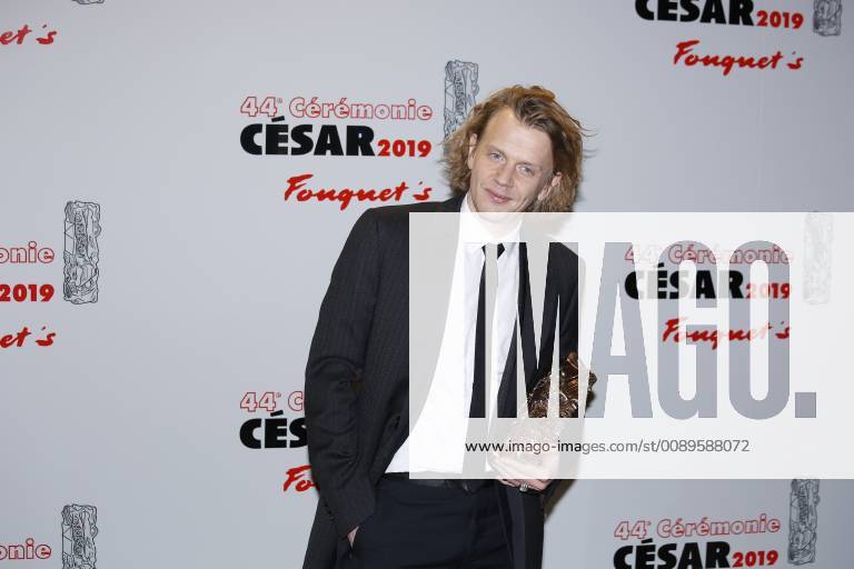 Alex Lutz CELEBRITES : Photocall des 44me Cesar au Fouquets - Paris - 22 02 2019 StephenCaillet Panoramic