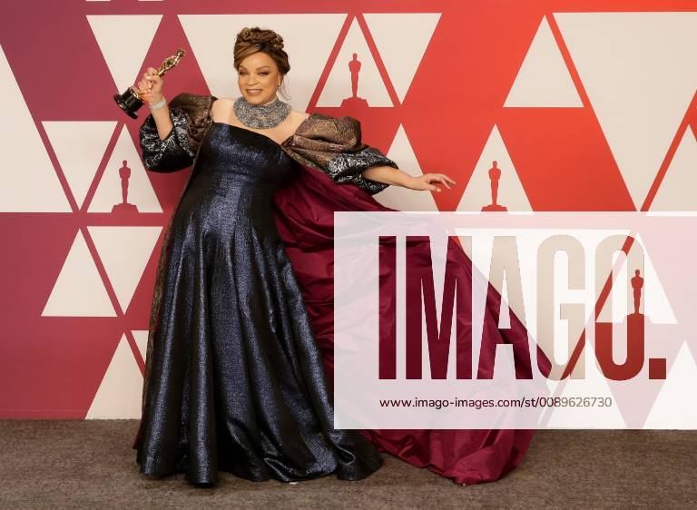 Ruth E. Carter, winner of the award for Best Costume Design for Black Panther, appears backstage with his Oscar during the 91st annual Academy Awards at Loews Hollywood Hotel in the Hollywood section of Los Angeles on February 24, 2019. LAP20190224656 JOHNxANGELILLO