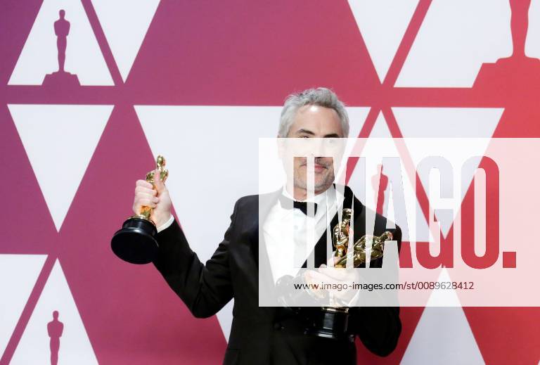 Alfonso Cuaron poses with the three statuettes won by Roma , including best directing, best foreign language film and best cinematography, during the 91th Academy Awards, in Hollywood, California, United States, 24 February 2019. 91st Academy Awards in Hollywood !ACHTUNG: NUR REDAKTIONELLE NUTZUNG!