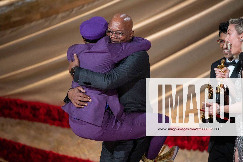 Samuel L. Jackson presents the Oscar for best adapted screenplay to Spike Lee during the live ABC Telecast of The 91st Oscars at the Dolby® Theatre in Hollywood, CA on Sunday