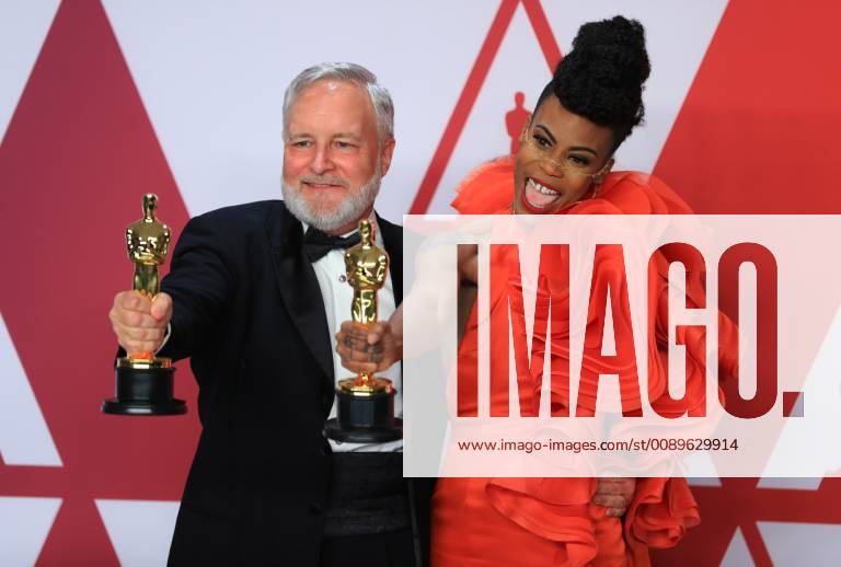 (190225) -- LOS ANGELES, Feb. 25, 2019 (Xinhua) -- Hannah Beachler (R) and Jay Hart pose for photos after winning the Best Production Design award for Black Panther in the press room during the 91st Academy Awards ceremony, or the Oscars, held at the Dolby Theatre in Los Angeles, the United States, on Feb. 24, 2019. (Xinhua Li Ying) U.S.-LOS ANGELES-OSCARS-BEST PRODUCTION DESIGN