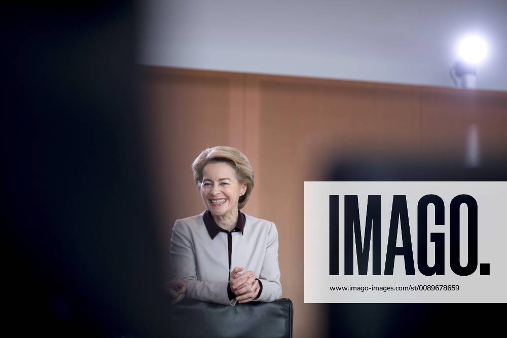 Ursula von der Leyen, Kabinett DEU, Deutschland, Germany, Berlin, 27.02.2019 Ursula von der Leyen, Bundesverteidigungsministerin, CDU, vor der Kabinettssitzung im Berliner Kanzleramt. Ursula von der Leyen, German Defence minister, CDU, during a cabinet meeting at the chancellor office in Berlin, Germany.