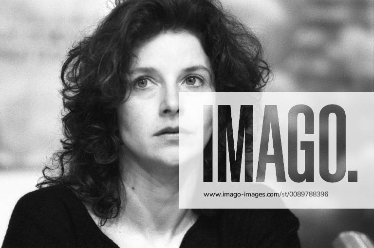 Adelheid Arndt actress 02 85 rag Adelheid Arndt during the Berliner Filmfestspiele 15 26 February 1985 Berlin Festspiele Berlinale Deutschland deutsch deutsche Frau Schauspiel Film Kino Theater german actress quer Portrait neutral sw