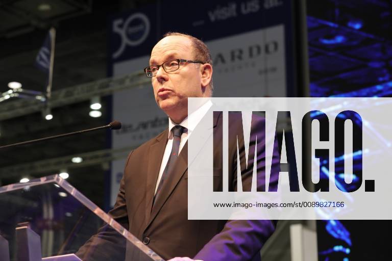 Prince Albert II of Monaco at the presentation of the ocean tribute award 2019 at the 50 boot in Düsseldorf Düsseldorf Exhibition hall 6 North Rhine-Westphalia Germany keine