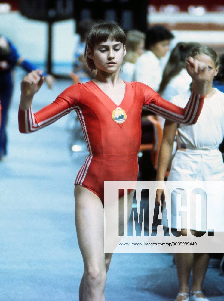 Womens Gymnastics. Nadia Comaneci - Romania o0 Aufnahmedatum geschätzt