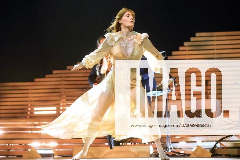 Florence Welch by Florence The Machine live at the Barclaycard Arena Hamburg 10 03 2019 Foto:xI.xSchifflerx xFuturexImage