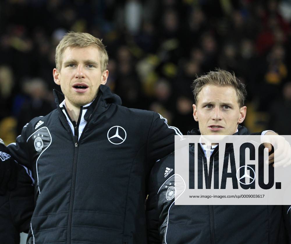 Ukraine, Herren Fussball, Freundschaftsspiel. Länderspiel, Testspiel, Ukraine vs Deutschland, 11.11.2011, Olympiastadion Kiew, Per Mertesacker, Benedikt Höwedes,