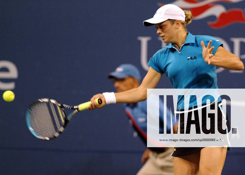 Kim Clijsters (Belgien) - Vorhand Tennis Damen US Open 2003, Grand Slam, WTA-Tour, Vdig Einzelbild Flushing Meadow, Meadows New York Dynamik,