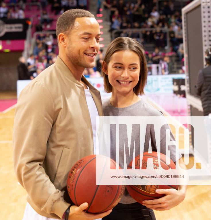 Bonn Germany 17 03 2019 Basketball Bundesliga BBL Telekom Baskets Bonn vs BG Goettingen Andrej Mangold and Jenny Lange Basketball BBL Telekom Baskets Bonn vs BG Goettingen