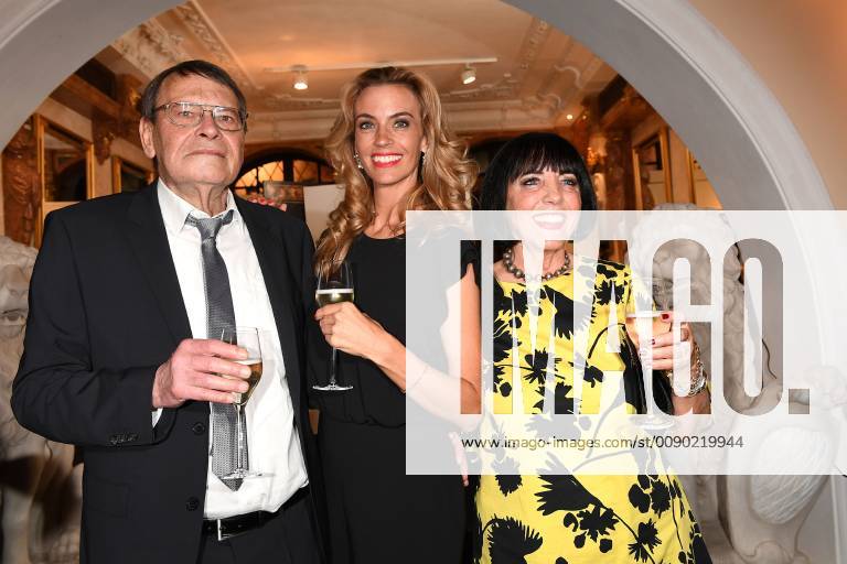 Constanze Coco Kraus with her parents Ulrich and Rosemarie Sorhagen at the celebration of the 80th birthday of his father Peter Kraus on 18 03 2019 in the Südtiroler Stuben in Munich Peter Kraus celebrates his 80th birthday with friends and companions in Munich
