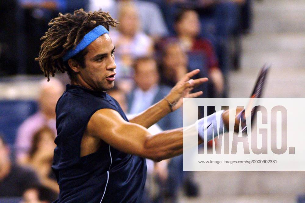 James Blake (USA) - Vorhand Tennis Herren US-Open 2003, ATP-Tour, Grand Slam, Vdig Einzelbild Flushing Meadows, Meadow New York Dynamik,