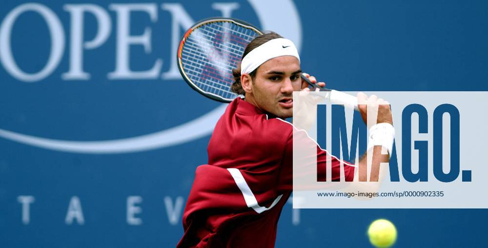 Roger Federer (Schweiz) - Rückhand Tennis Herren US-Open 2003, ATP-Tour, Grand Slam, Vdig Einzelbild Flushing Meadows, Meadow New York