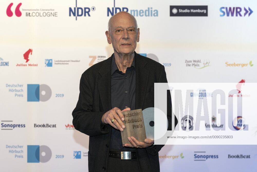 German Audio Book Prize 2019 In the picture the writer and speaker Gert Heidenreich who has read in the novel of the British writer of Japanese origin What Remains of the Day The award ceremonies were held on 19 March 2019 in a festive setting at the WDR Funkhaus Cologne North Rhine-Westphalia Germany