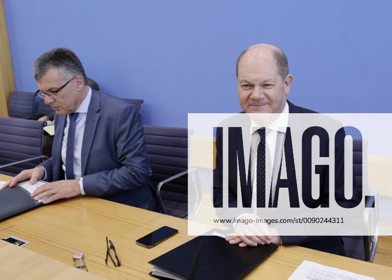 State Secretary Werner Gatzer BMF Federal Minister of Finance Olaf Scholz Germany Berlin Federal Press Conference Topic Budget 2019 Key Figures 2020 and Financial Plan to 2023 20 03 2019