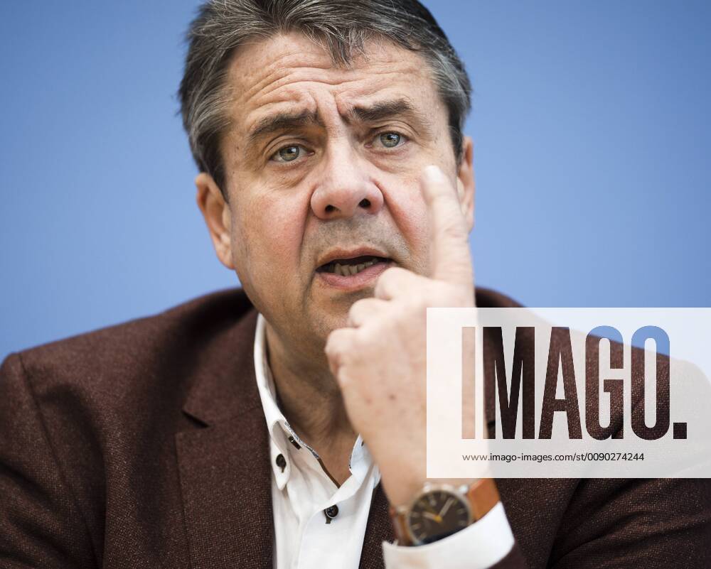 Sigmar Gabriel SPD at the Federal Press Conference in Berlin 21 03 2019 Berlin Germany