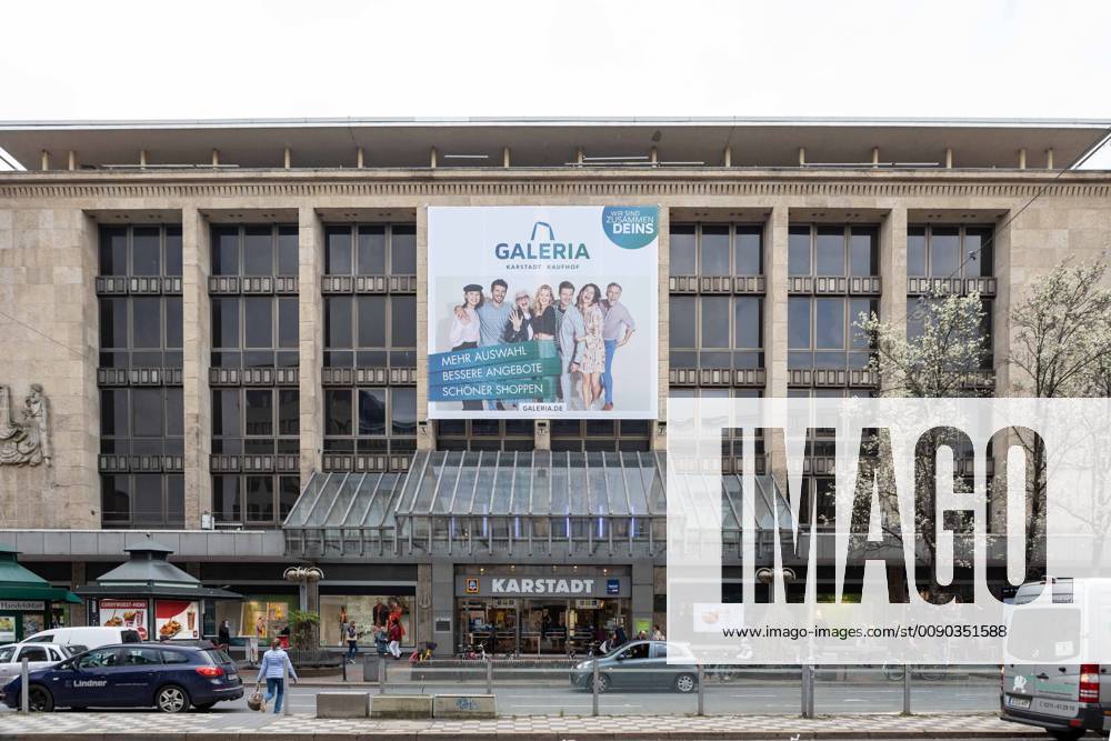 Merger of Karstadt and Galeria Kaufhof In November 2018, the merger of Karstadt and Kaufhof was officially confirmed by the Federal Cartel Office The merger means that the new retail giant now has 243 locations throughout Europe and employs around 32,000 people