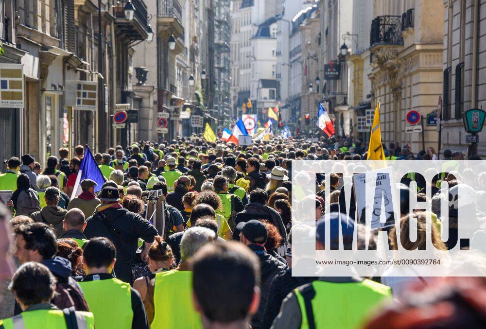 Paris, Gelbwesten-Proteste Manifestation des Gilets Jaunes a Paris NEWS : Manifestation des Gilets Jaunes - Paris - 30 03 2019 FedericoPestellini Panoramic