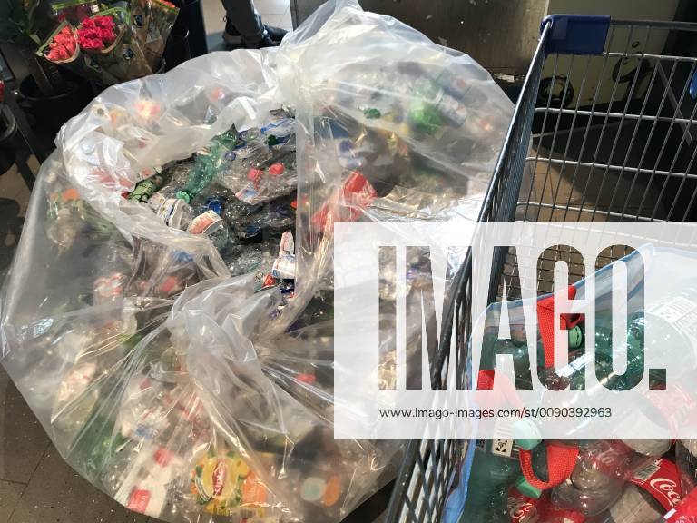 Recycling of plastic bottles in a supermarket in Hamburg 30 03 2019