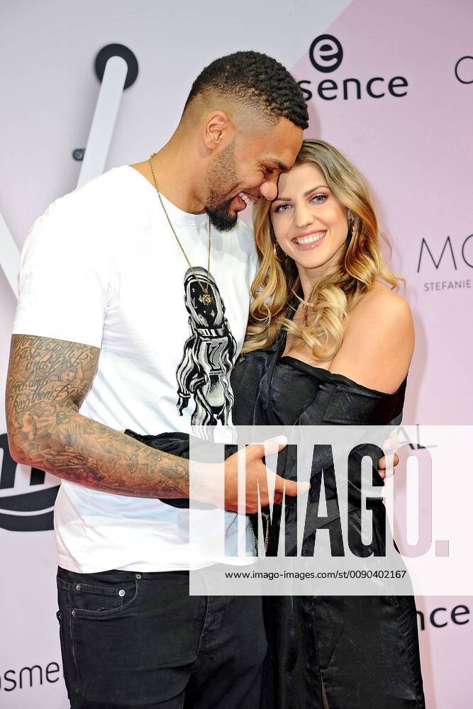GLOW The Beauty Convention Dominic and Sarah Harrison on the occasion of the GLOW The Beauty Convention on 30 03 2019 in Stuttgart 20190330MWI1423