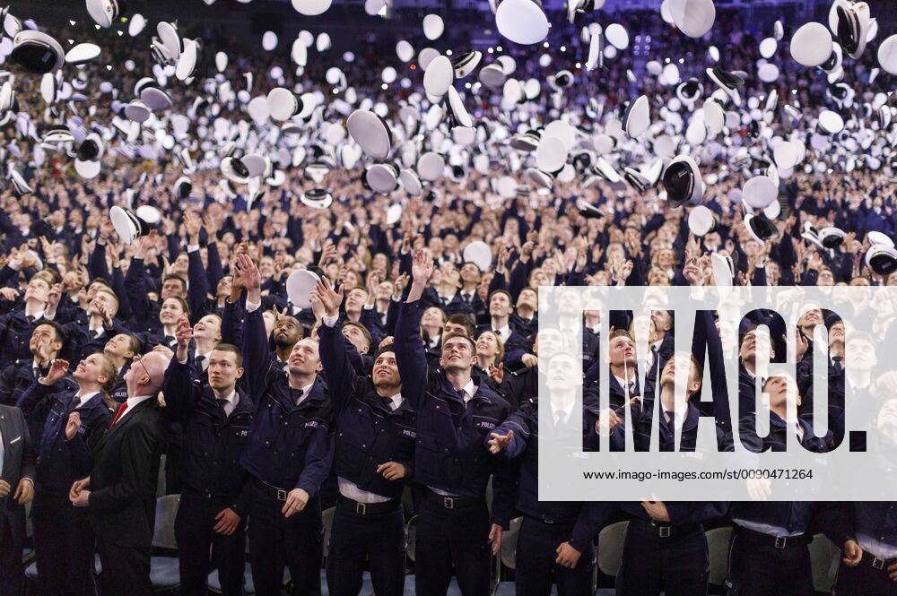 Sworn in by new commissioner candidates including traditional cap throwing in the Lanxess Arena Cologne 03 04 2019 Foto:xC.xFuturexImage