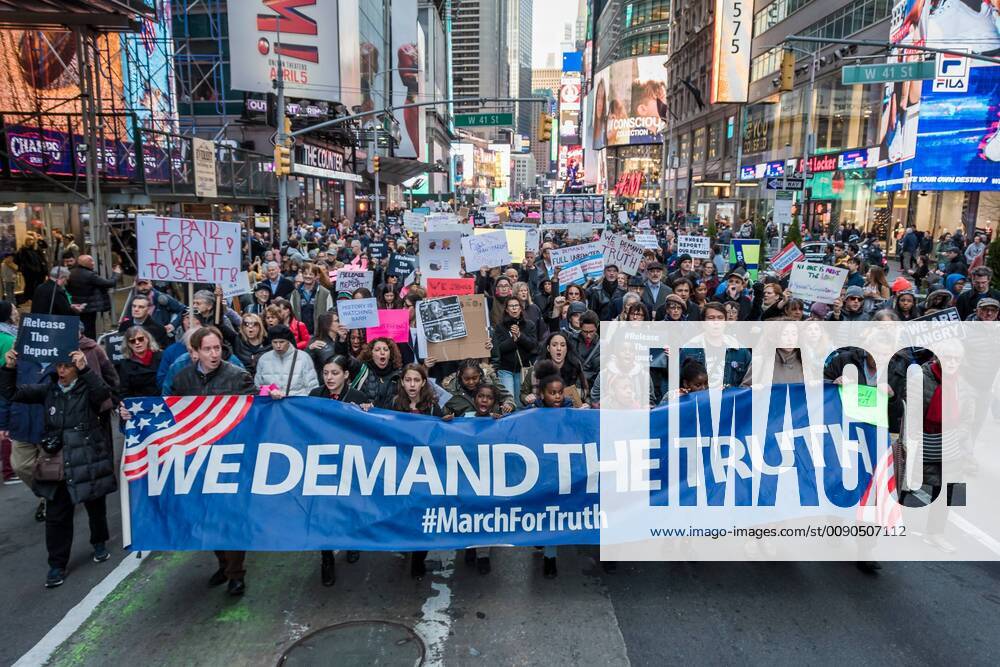 NYC: March to demand full Mueller report release Activists in New York City joined a nationwide protest in Times Square on April 4, 2019, calling on Attorney General William Barr and elected officials to take decisive steps to make the findings of the Mueller investigation public. New York New York United States Times Square ErikxMcGregor
